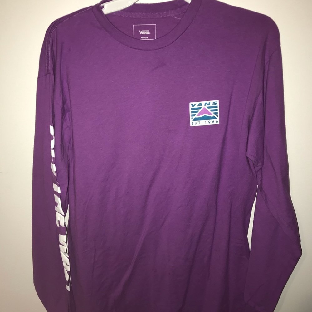 vans long sleeve purple shirt ( size M)